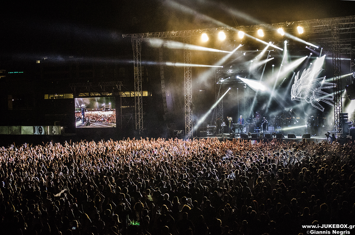 Η σκηνή και το κοινό στο live των Jamiroquai στο Release Athens Festival 2018