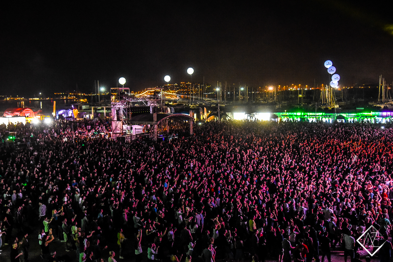 Το κοινό και η σκηνή στο live των Jamiroquai στο Release Athens Festival 2018