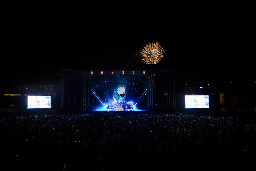 Η σκηνή και το κοινό στο live της Roisin Murphy στο Relese Athens Festival 2019