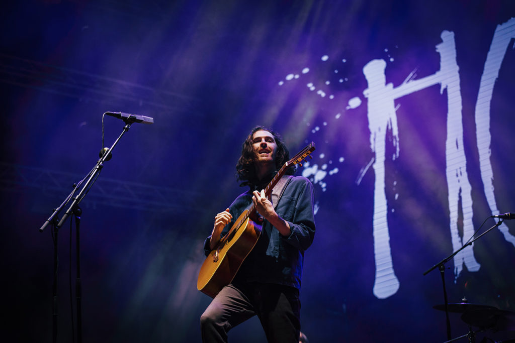 Ο Hozier στη σκηνή του Release Athens Festival 2019