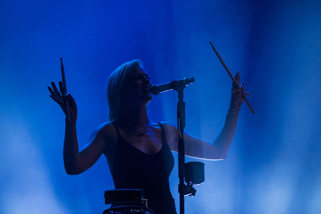 Μέλος της ομάδας των μουσικών στο Live του Hozier στο Release Athens Festival 2019