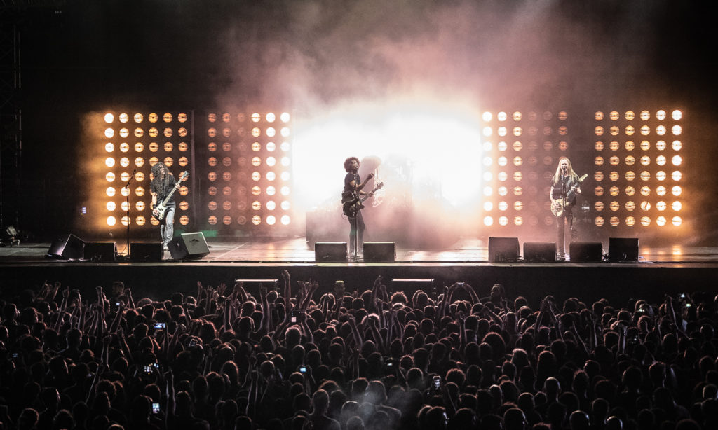Το κοινό και η σκηνή στο Live των Alice in Chains στη σκηνή του Release Athens Festival 2019