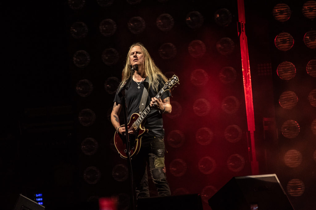 Ο κιθαρίστας Jerry Cantrell στη σκηνή του Release Athens Festival 2019