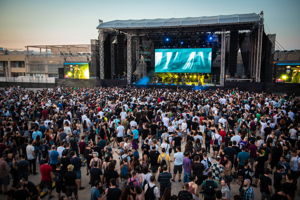 Η σκηνή και το κοινό στο Release Athens Festival 2019 στις 21/6