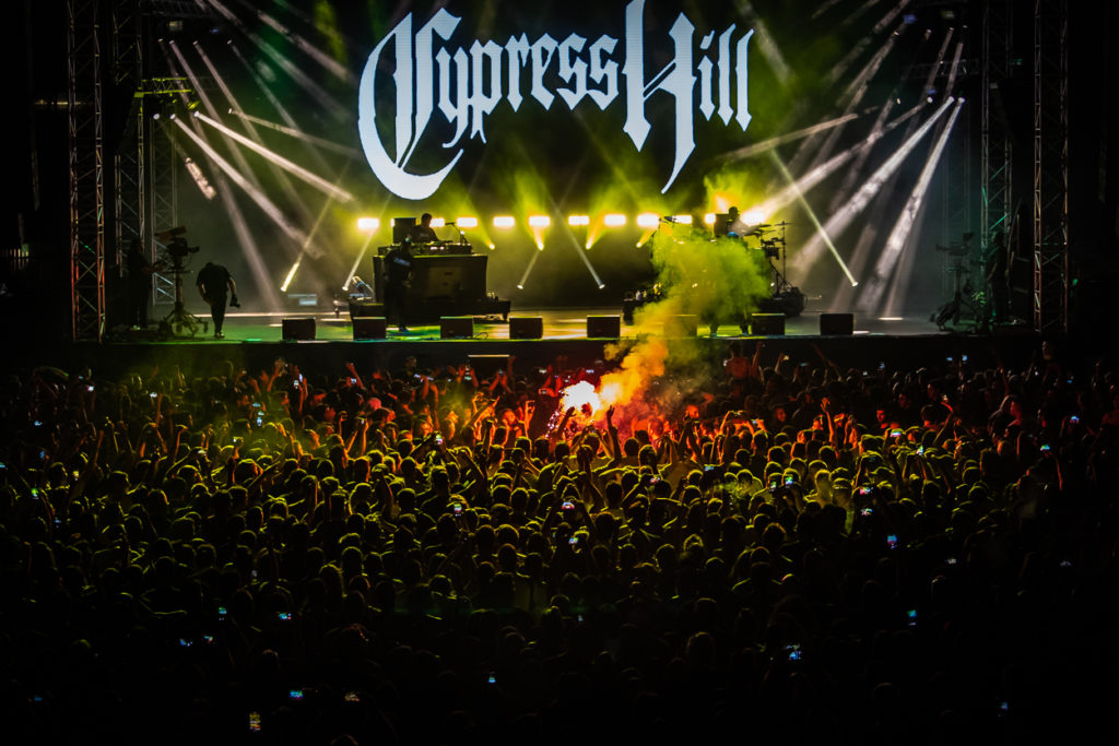 Η σκηνή και το κοινό στο live των Cypress Hill στο Release Athens Festival 2019