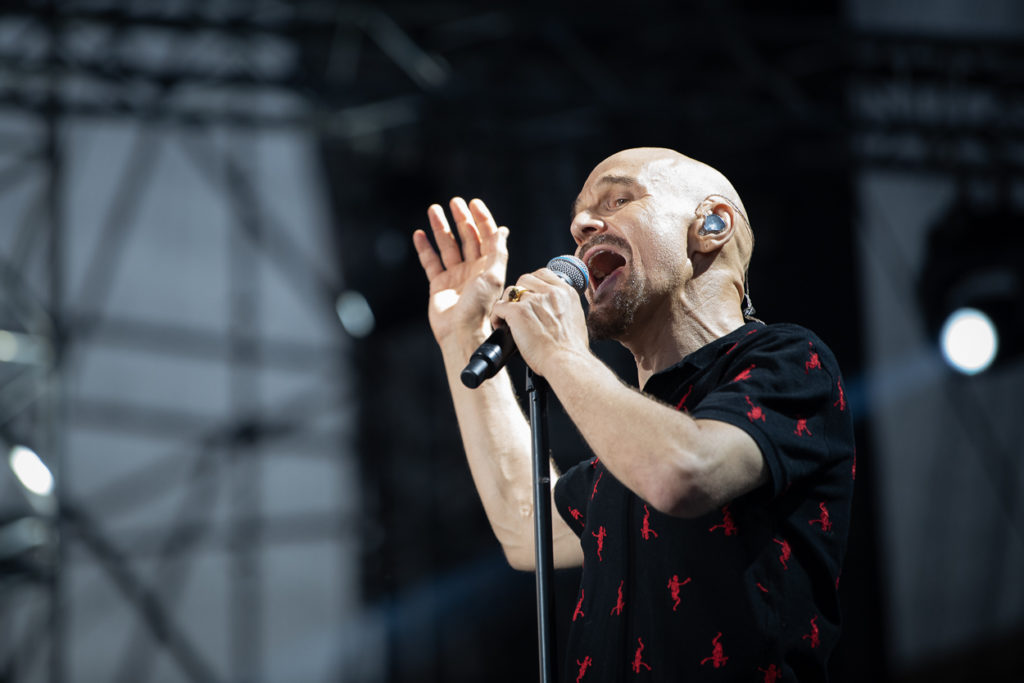 Ο Tim Booth των James στη σκηνή του Release Athens Festival 2019