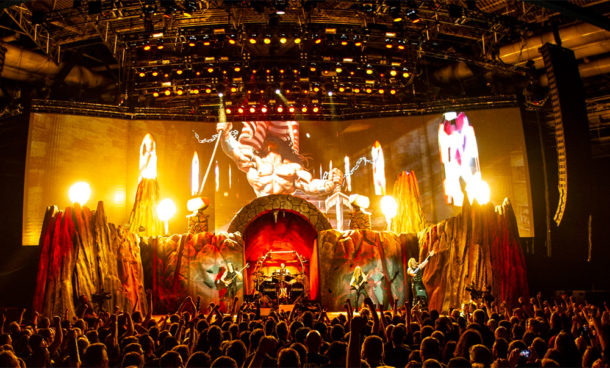 Φωτογραφία της σκηνής σε live των Manowar για την εμφάνισή τους στο Release Athens Festival 2019