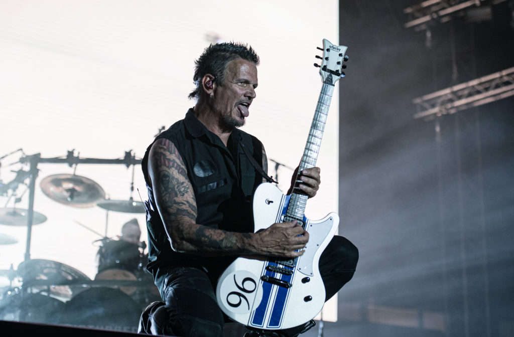 Ο κιθαρίστας Dan Donegan των Disturbed στη σκηνή του Release Athens Festival 2019