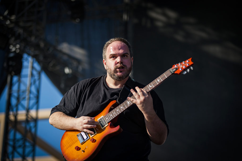 Ο κιθαρίστας των Need στην σκηνή του Release Athens Festival 2019
