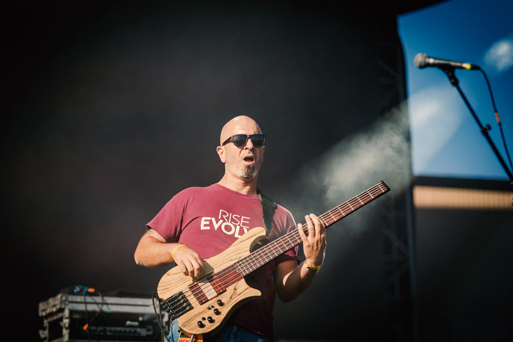 Ο μπασίστας των Need στο Release Athens Festival 2019