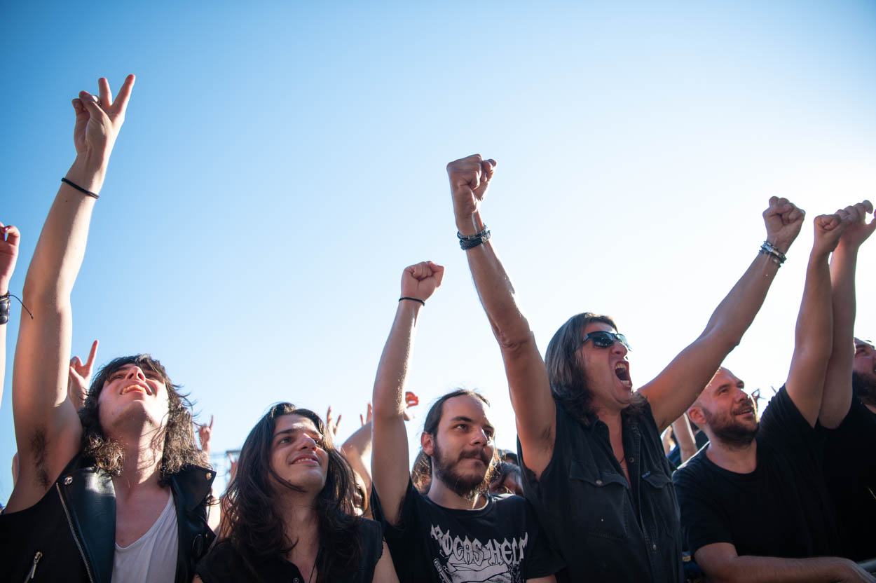 Η 1η σειρά του κοινού στο show των Dead Daisies