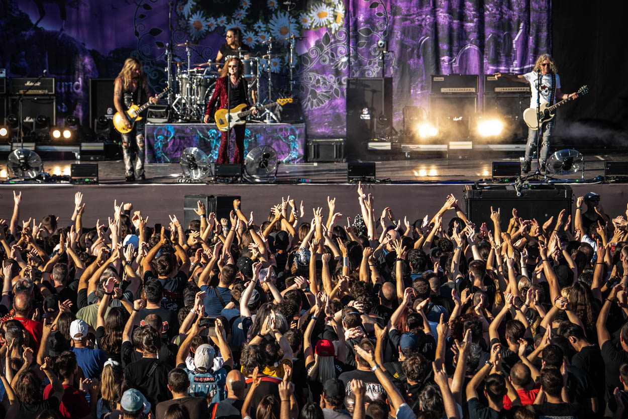 The Dead Daisies and the audience at Release Athens 2022