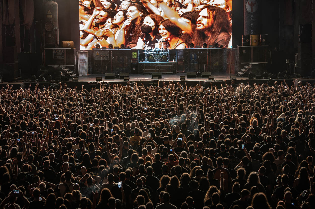 Photo of the stage and the audience at Judas Priest's show