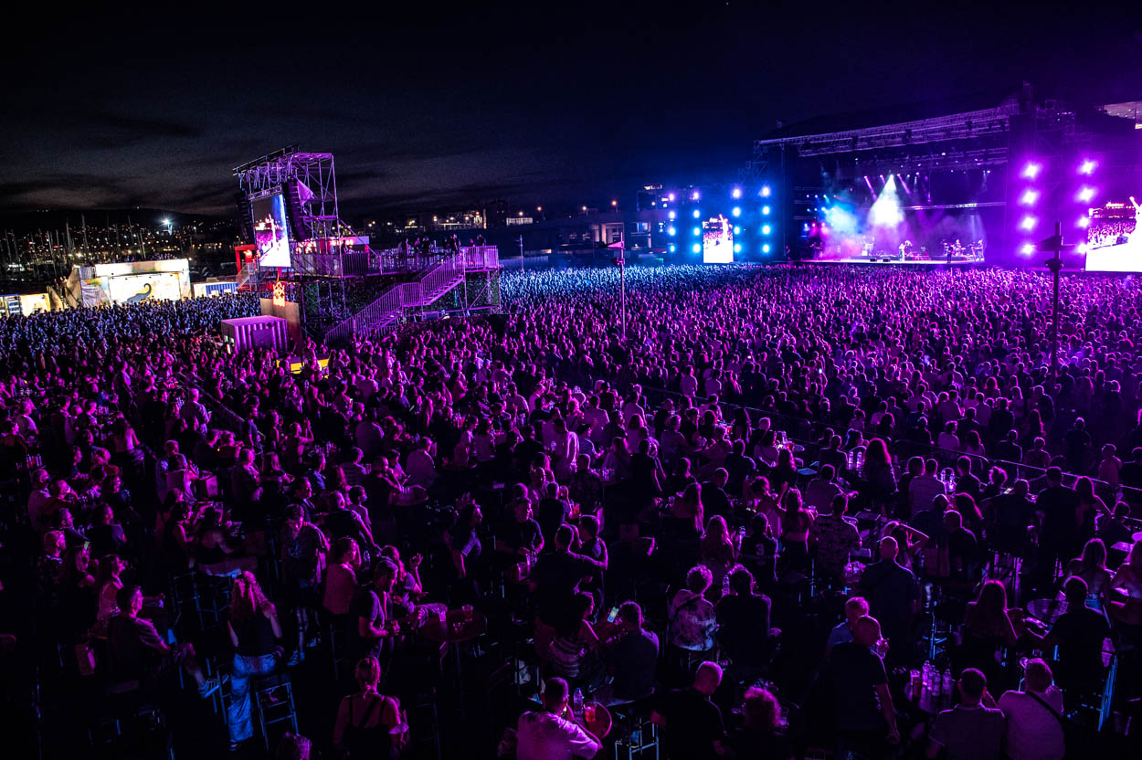 Photo of the stage & the audience