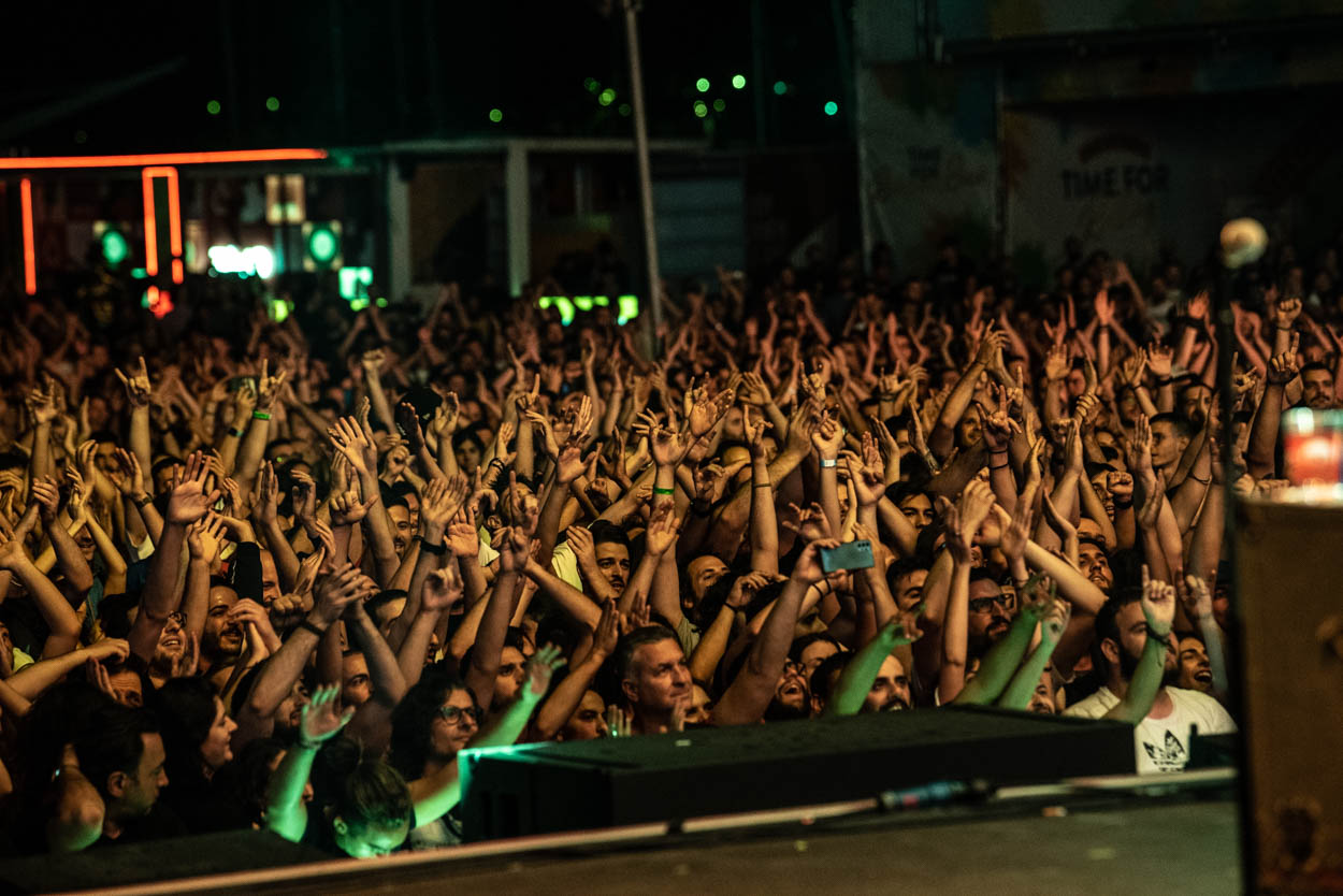 Photo of the audience at Clutch's show