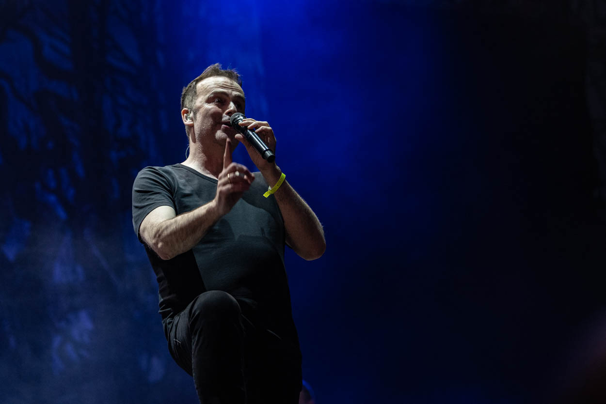 Ο Hansi Kürsch των Blind Guardian στη σκηνή του Release Athens 2022