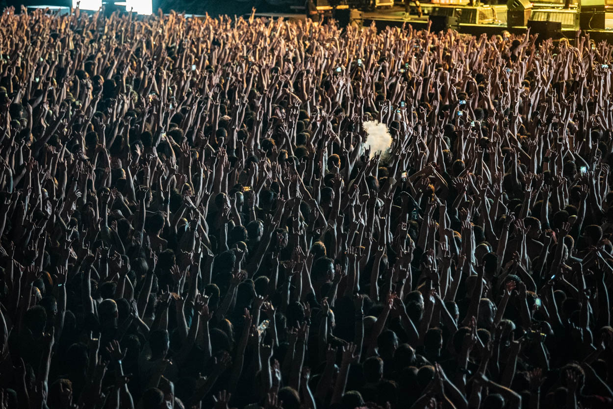 Μαζική φωτογραφία του κοινού στο show των Slipknot