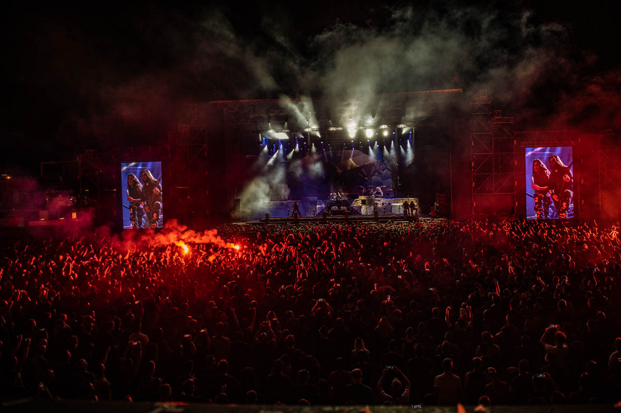 Photo of the stage & the audience at the Sabaton show