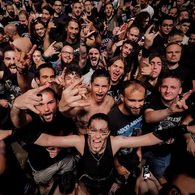 🔥Στην arena, στο κάγκελο, στο vip, στους ώμους ή στο pit — σε 3 ημέρες θα είμαστε ξανά στο Release Athens Festival, για τις πιο δυνατές στιγμές του καλοκαιριού!

#makingmemoriestogether #naeisaiekei #releaseathens